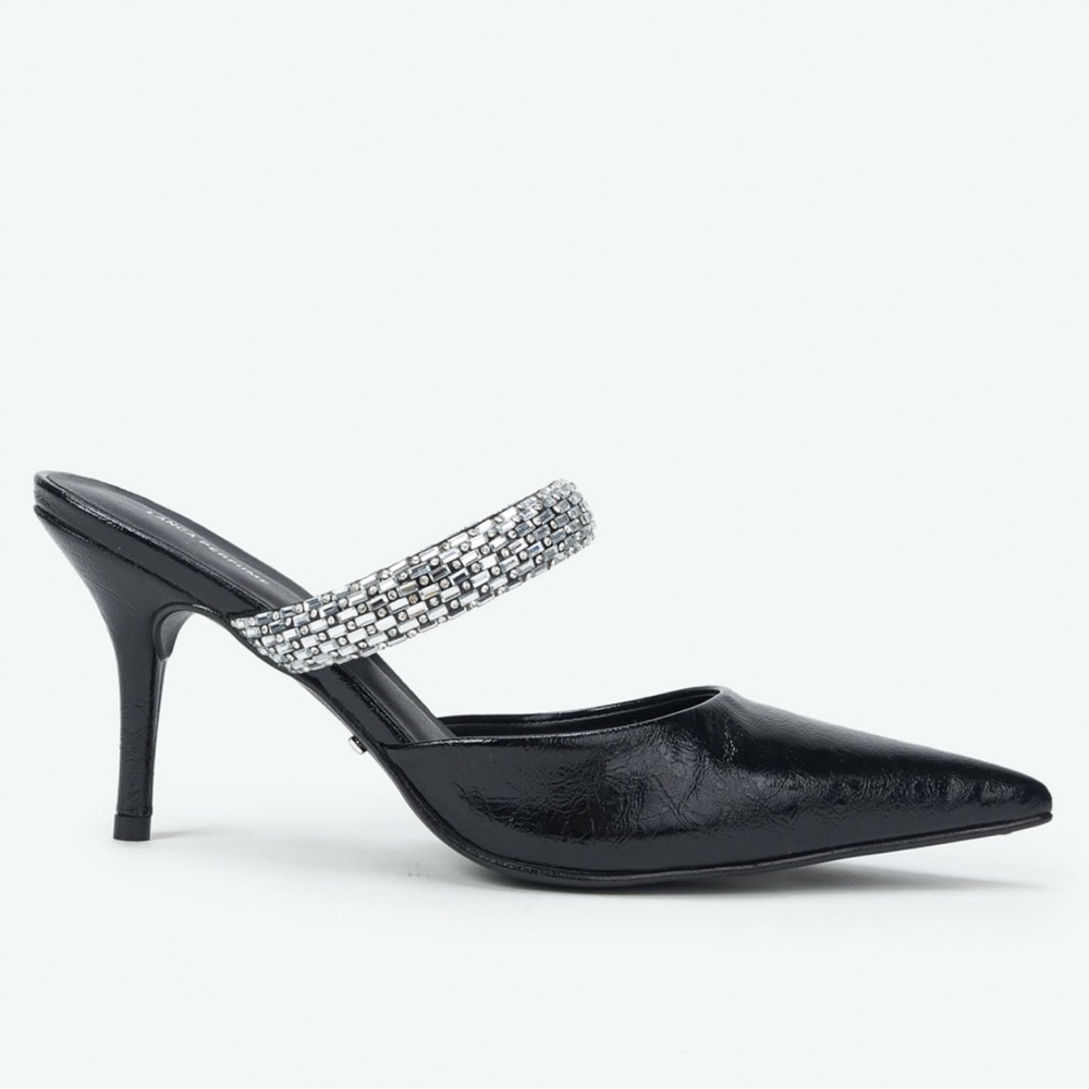 Chic Black Heels with Silver Strap